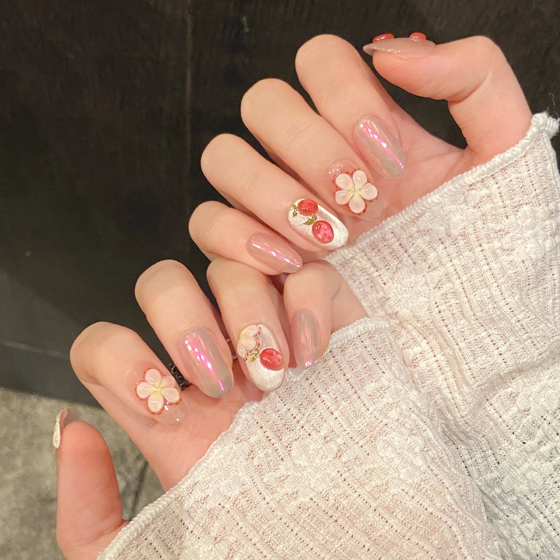 10Pcs Red Oval Press-On Nails Cute Tomato Design