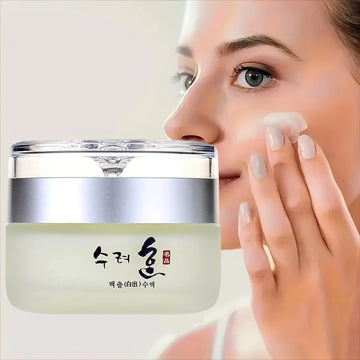 Collagen anti wrinkle and firming face cream reduces fine lines, lifts and resists aging
