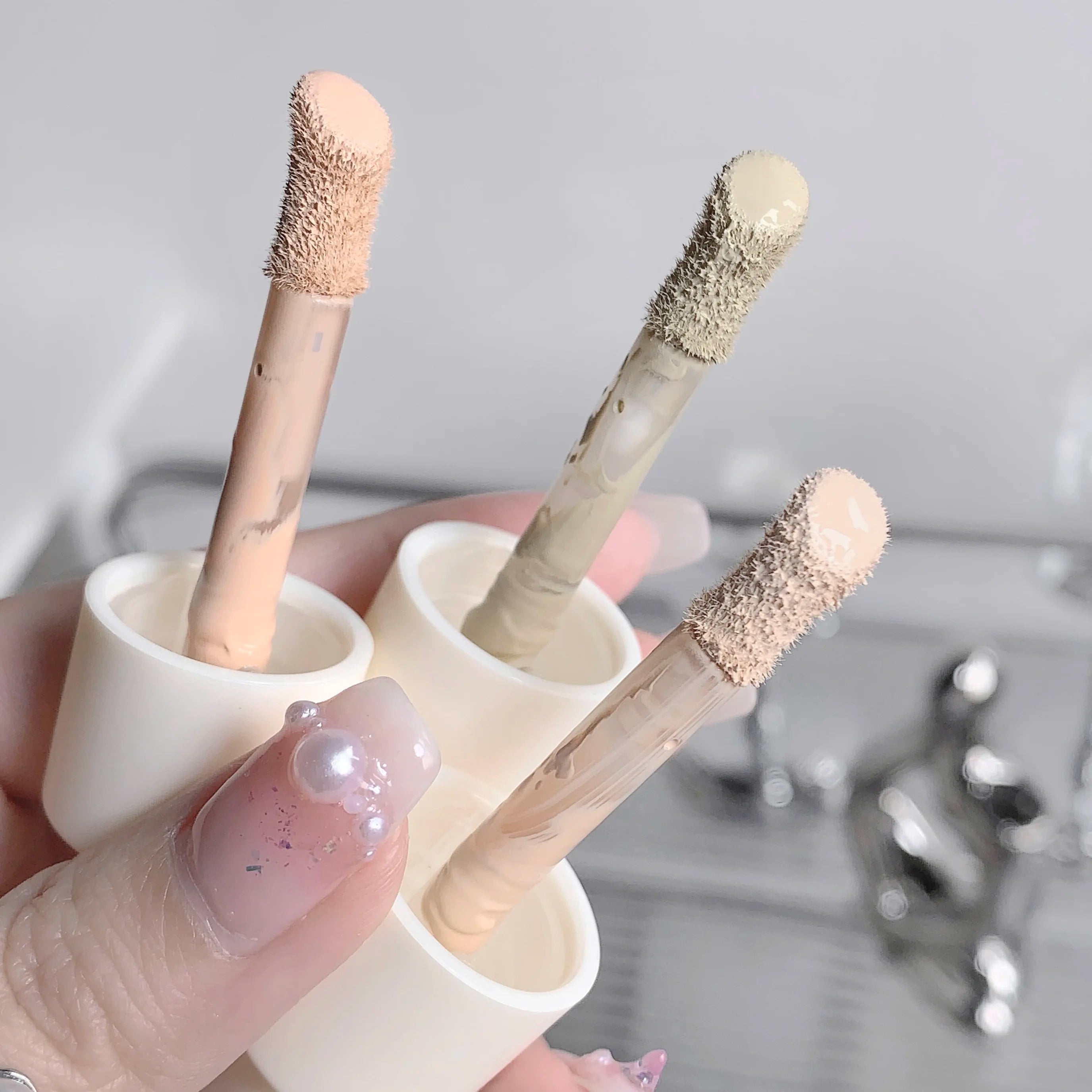 SHAQINUO Seamless Concealer for Dark Circles & Brightening