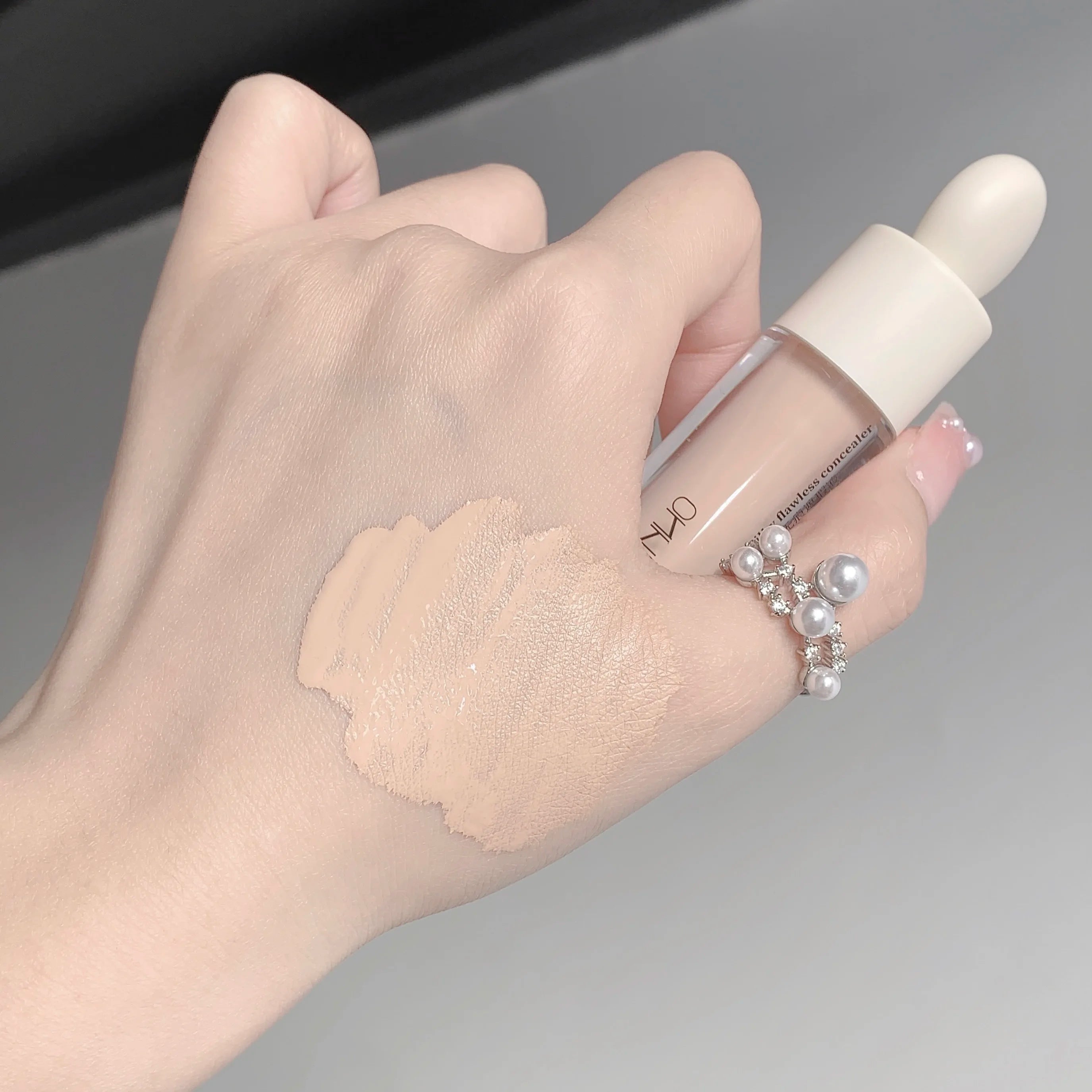 SHAQINUO Seamless Concealer for Dark Circles & Brightening