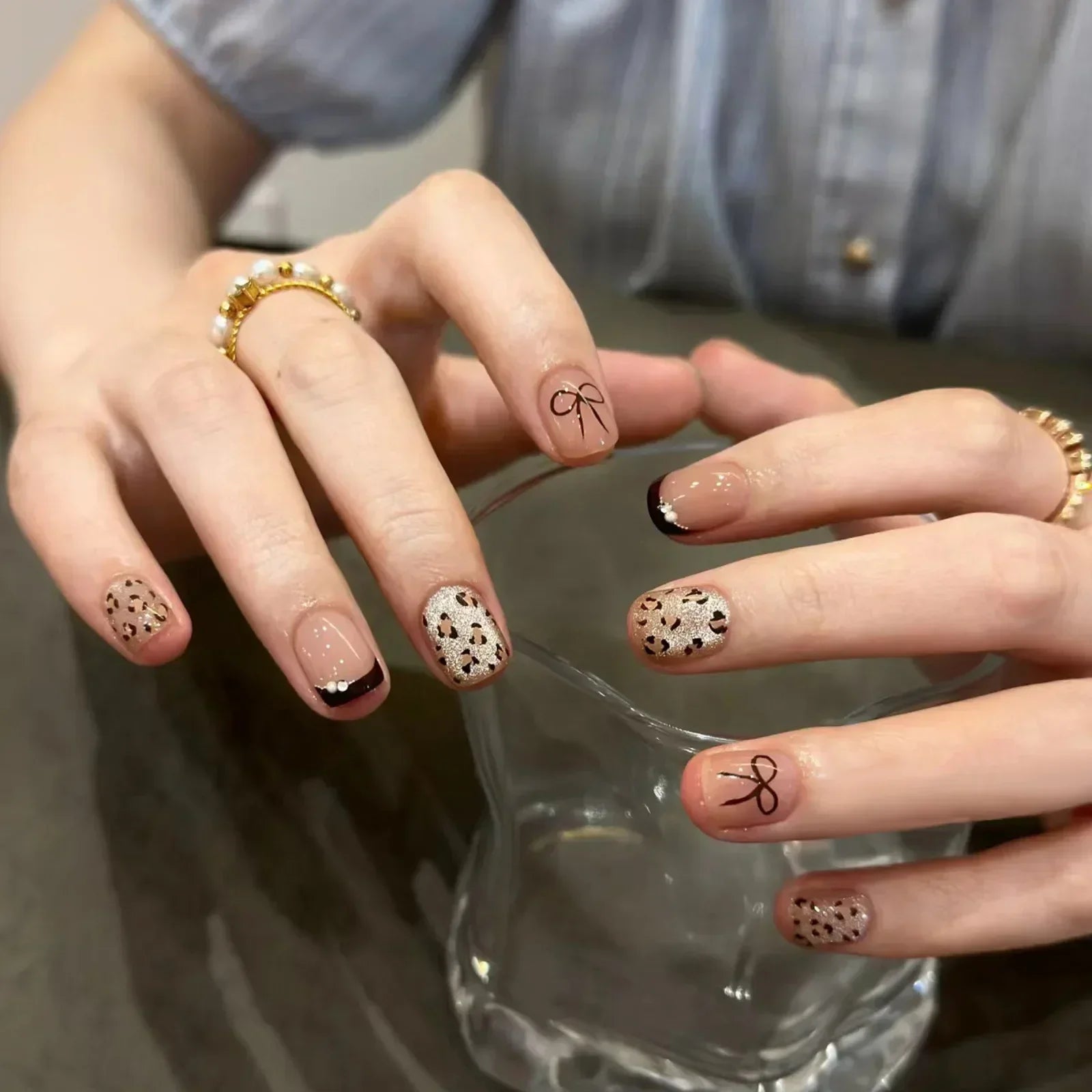 24pcs Short Y2K Rhinestone Press-On Nails with Glue