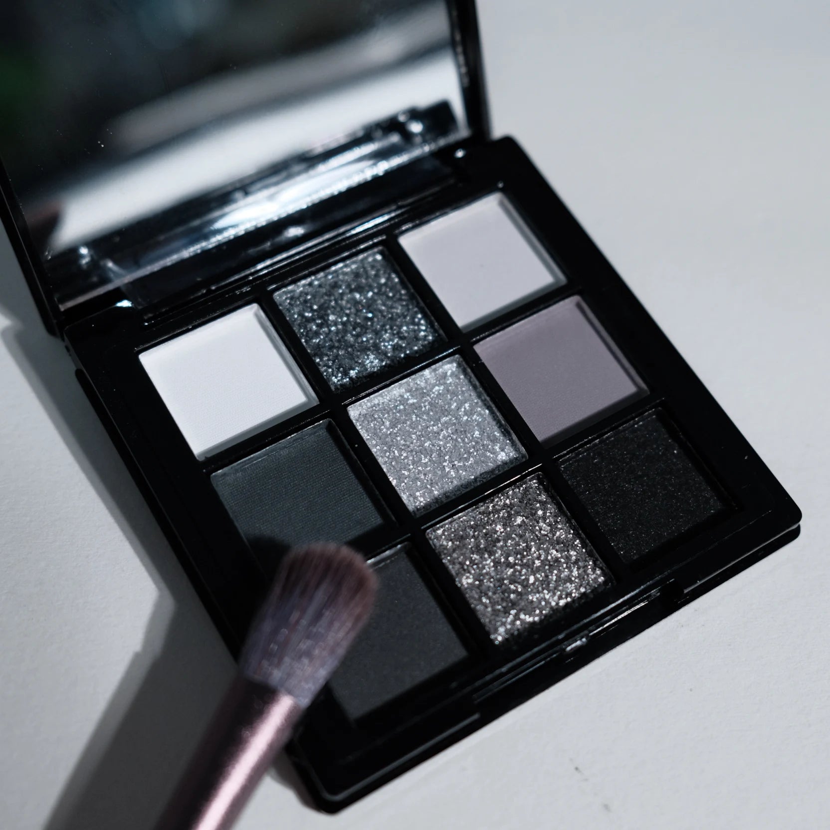 9-Color Eyeshadow Palette Black, Grey & Silver Smokey